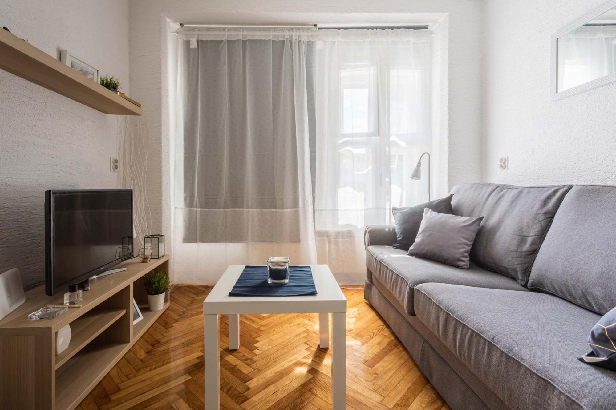 Apartment Petra By Blue Apartments ซาเกร็บ ภายนอก รูปภาพ