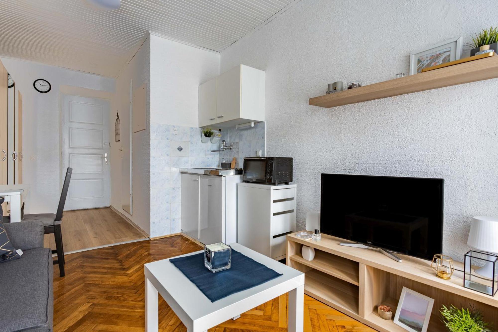Apartment Petra By Blue Apartments ซาเกร็บ ภายนอก รูปภาพ