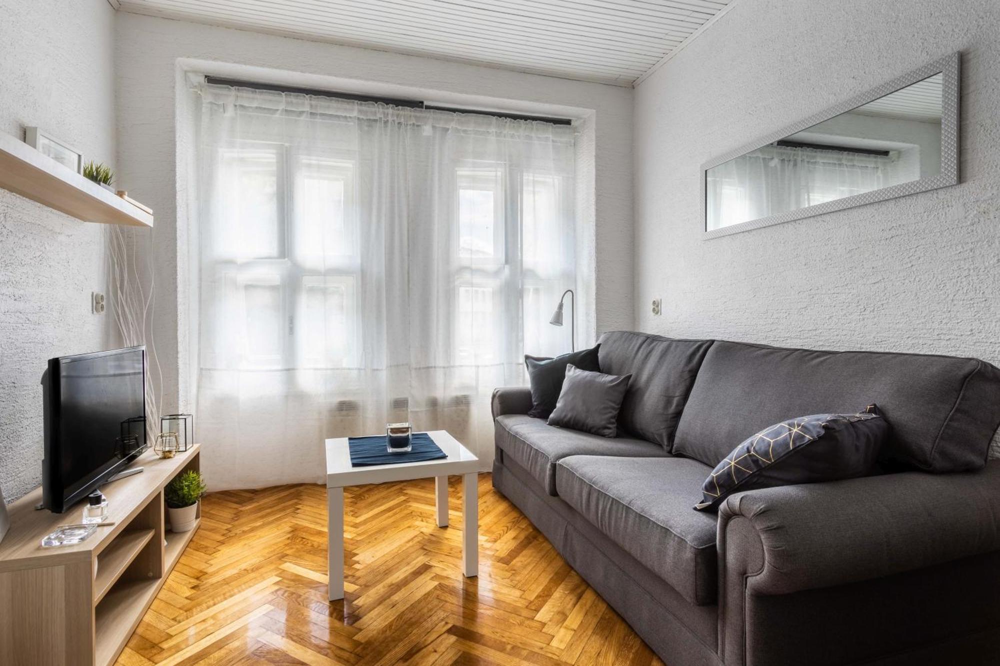 Apartment Petra By Blue Apartments ซาเกร็บ ภายนอก รูปภาพ